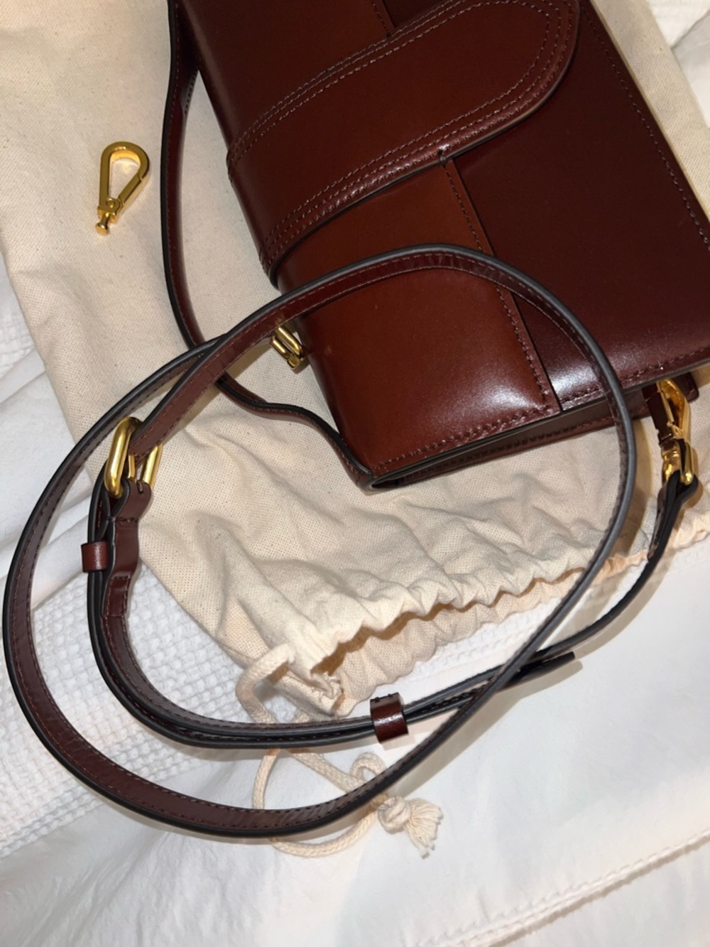 Jacquemus Chestnut Brown Leather Crossbody with Gold Logo - Picture 3 of 10